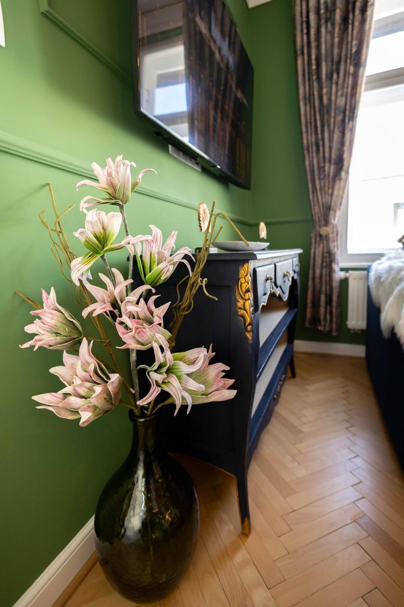 New, Stylish And Spacious Apartment Братислава Экстерьер фото