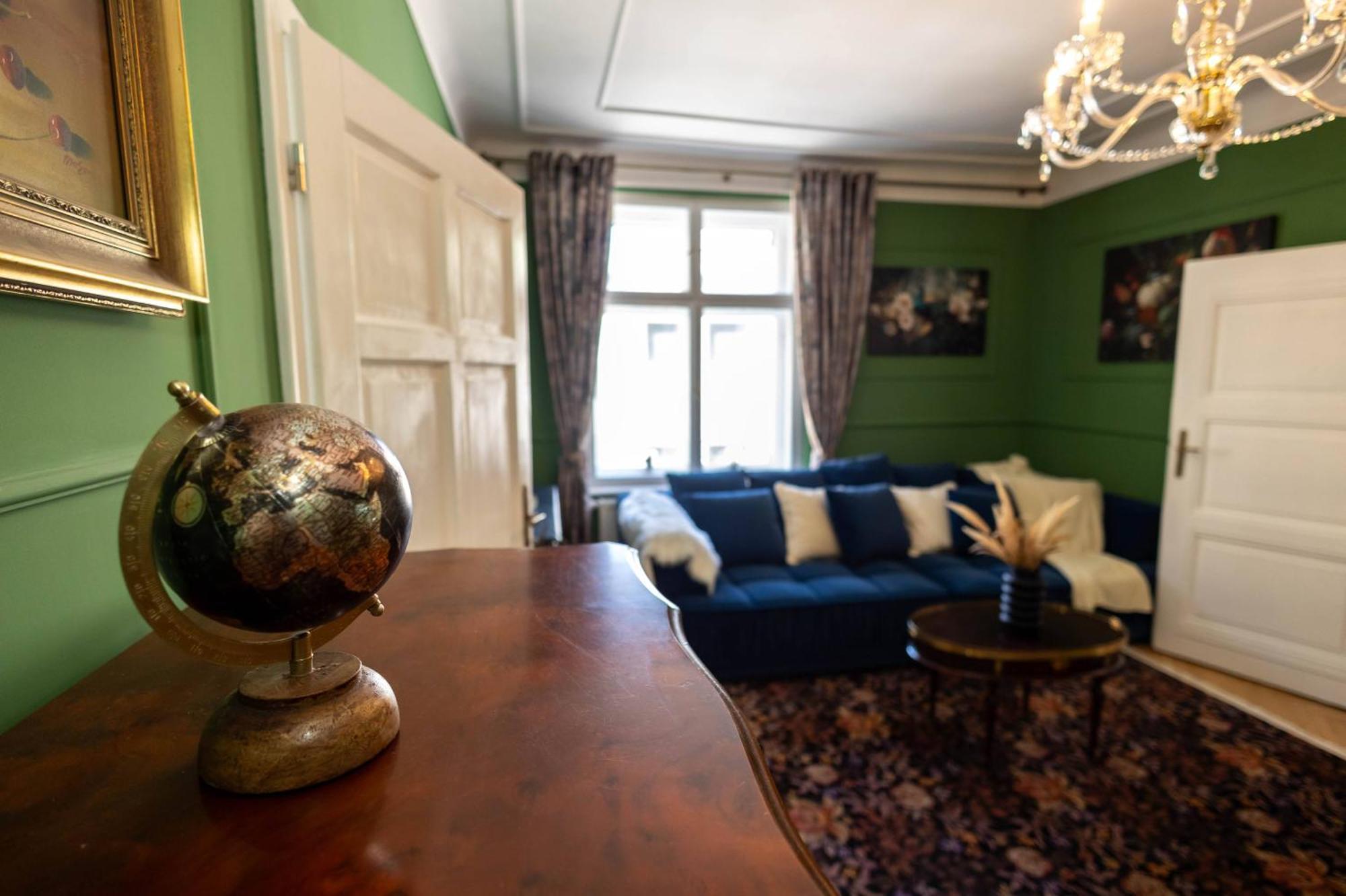 New, Stylish And Spacious Apartment Братислава Экстерьер фото